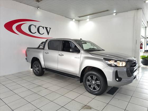 TOYOTA HILUX 2.8 D-4D TURBO DIESEL CD SR 4X4 AUTOMÁTICO